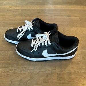 Men’s Nike Dunk Low, Size 6.5